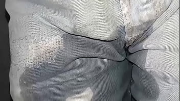 Pantalones orinados con pañal de tela y día doble orgasmo
