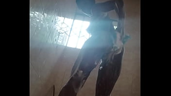 Crazybitch having fun with her dildo whiles bathing