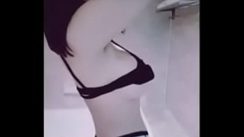 กลุ่มลับไลฟ์สดสาวขาวเนียนถอดโชว์หัวนมชมพู