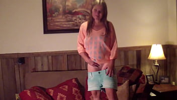 thumb she loves enter  taining offers from guys i wo  from guys i wor from guys i wor