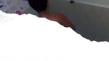 La madrastra joven tiene relaciones sexuales con su yerno!! La fotografió y la traicionó haciéndose pasar por su marido