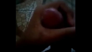 Chico emo se masturba