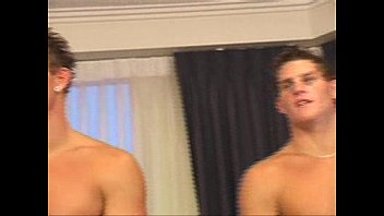 Aussie Surfer Twins