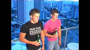 Aussie Surfer Twins