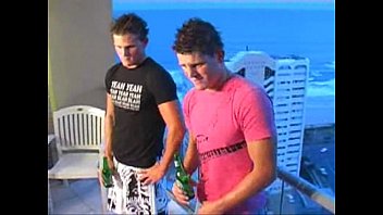 Aussie Surfer Twins