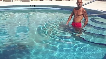 THE HARDBODY ITALIAN PORNSTAR MAXXX LOADZ AT THE POOL SHADOW BOXING &amp_ FLEXING