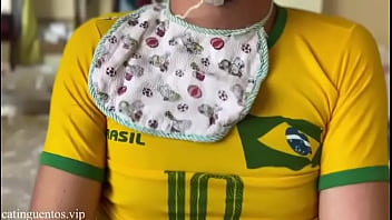 Ageplay. O puto sente prazer em usar fralda, chupar chupeta...Acabei de postar o resumão no meu blog e no xvideos: #fet...