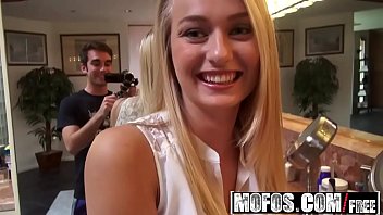 Mofos - I Know That Girl - Late for a blowjob starring Natalia Starr