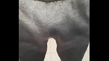 GASTE85 Peeing in bedroom
