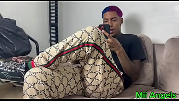 UMA ROLA PRETA NO CU E UMA ROLA BRANCA NA XOTA