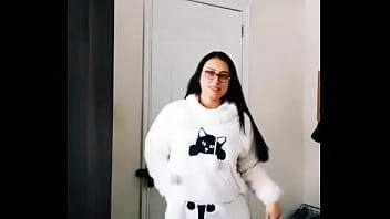 thumb lizzy dancing   