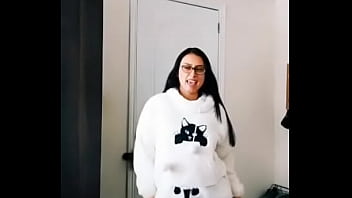thumb lizzy dancing   