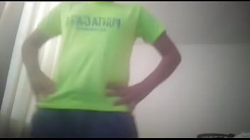 Sorprendo a mi vecino grabando tik toks y me lo follo