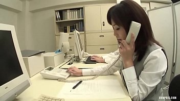 オフィスでコックを吸うことは過ごすのに最適な方法です