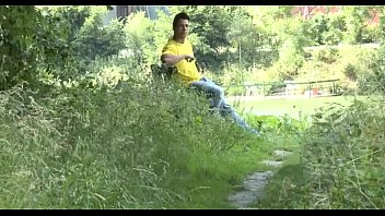 Slutty lady widens her legs