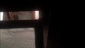 Espionner La Petite Amie Du Voisin