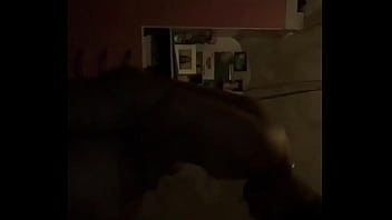 Cul Chaud Mangé Jusqu'à Ce Qu'elle Reçoive Du Lait Au Visage Chez