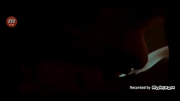 Amy Jo Johnson Curtindo Altas Aventuras das Boas