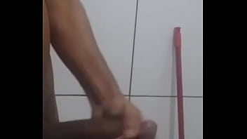 Pika preta jorrando leite gostoso