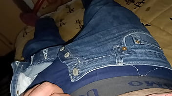 thumb acariciando o p  au batendo punheta e gozando  heta e gozando p eta e gozando p