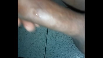 thumb v  