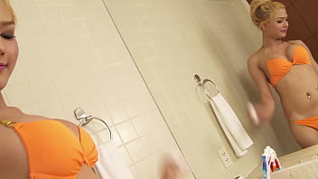 Big tits tranny boy masturbate