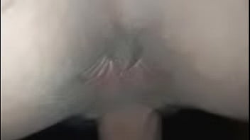 The pussy of an older woman with a white clit, nice to lick her clit until she cums inside, filling her pussy with water until her clit is wet.