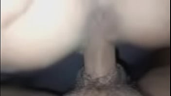 The pussy of an older woman with a white clit, nice to lick her clit until she cums inside, filling her pussy with water until her clit is wet.