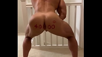 Bodybuilder showing his hole - 3ddie Chipp (3ddieboiii)