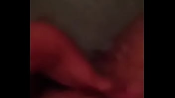 Andrea Se Masturbe Dans La Baignoire