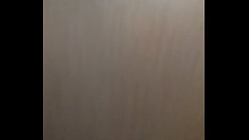 GROSSER ARSCH KLATSCHT LAUT