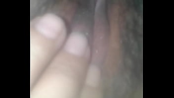 perrita caliente se toca toda