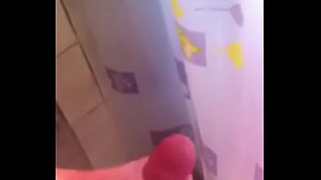 Branler Sous La Douche