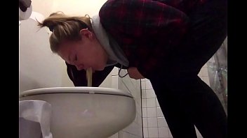 EmPhGirlVomit