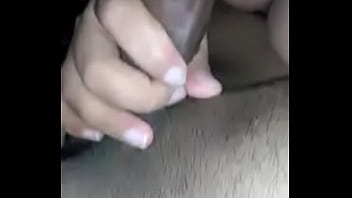 Mamando guebo antes de meterselo duro. / Sucking a black cock before fucking jer so hard