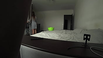 Ehemann Bei Der Arbeit - Geile Hausfrau Von Bekanntem Hart Durchgenommen! Echtes Privatvideo