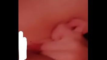 Le mando video a mi novio y se corre en mi