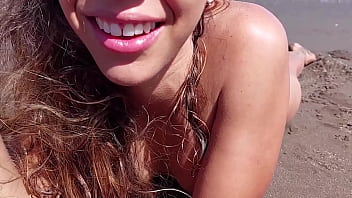 Chica de la playa me quita el condón