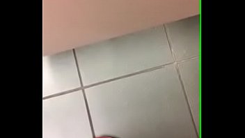 thumb rapidinha no ba  nheiro  