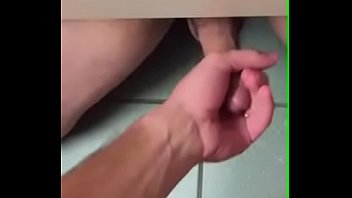 thumb rapidinha no ba  nheiro  