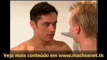 Rafael Alencar comendo branquelo no vestiario