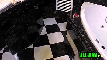 Skinny Bitch In The Bathroom
