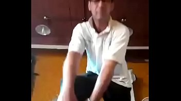 Desnudandose