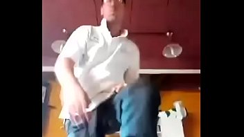 Desnudandose