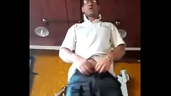 Desnudandose
