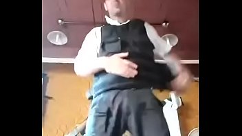 Desnudandose