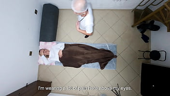 The doctor takes advantage of the patient's innocence and fills her ass.