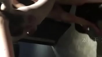 妈妈儿子面直播还舔小儿子的小鸡巴 จาก 2025 | XXXXVideo