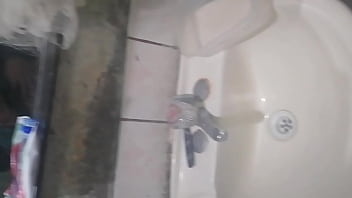 peruano scort de 21 años pajeandose para  pasivo