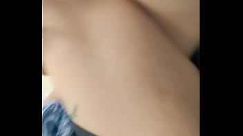 Bon mardi mes loulous Un petit coucou du boulot Oups, j'ai quoi sous ma jupe...